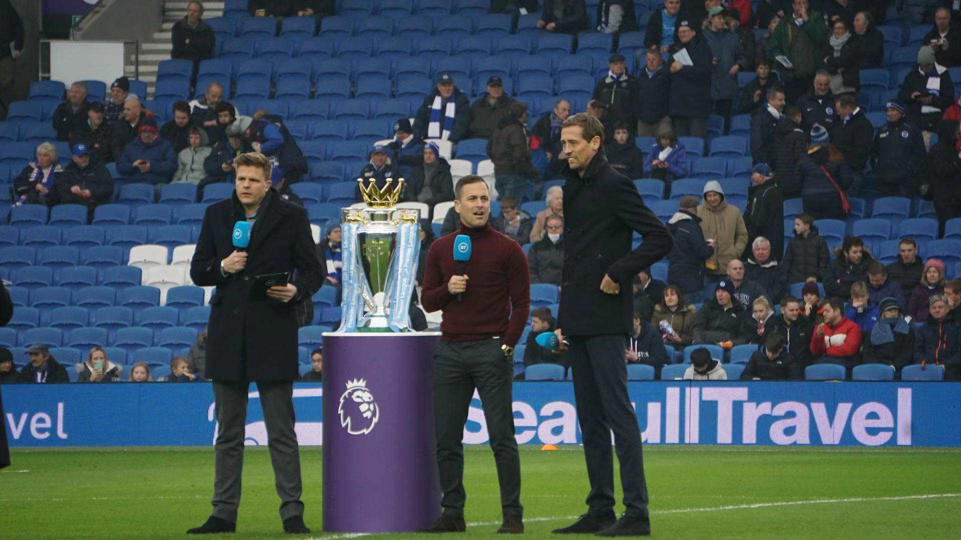 共同推动着 共同推动着