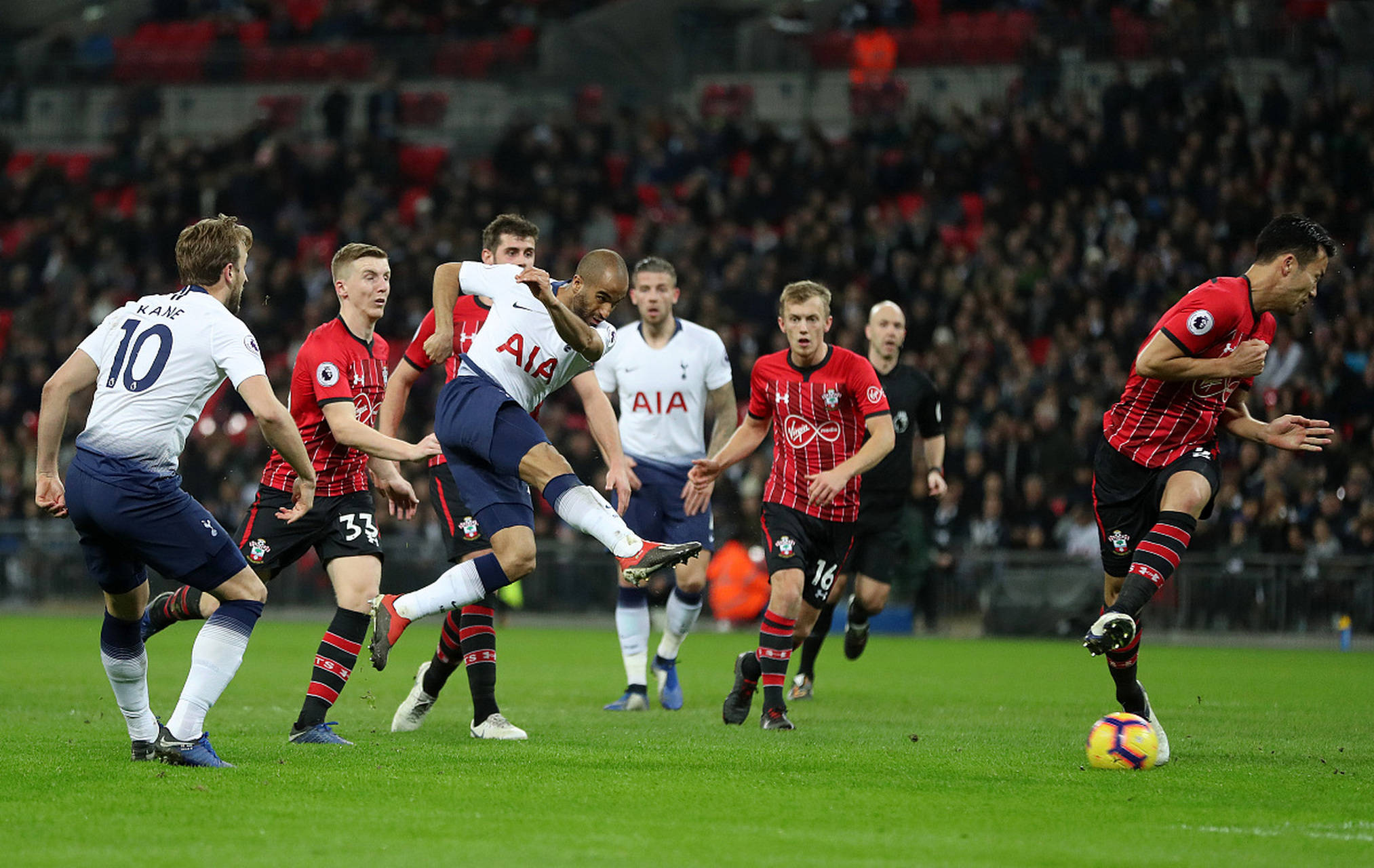 联赛向着更 联赛向着更