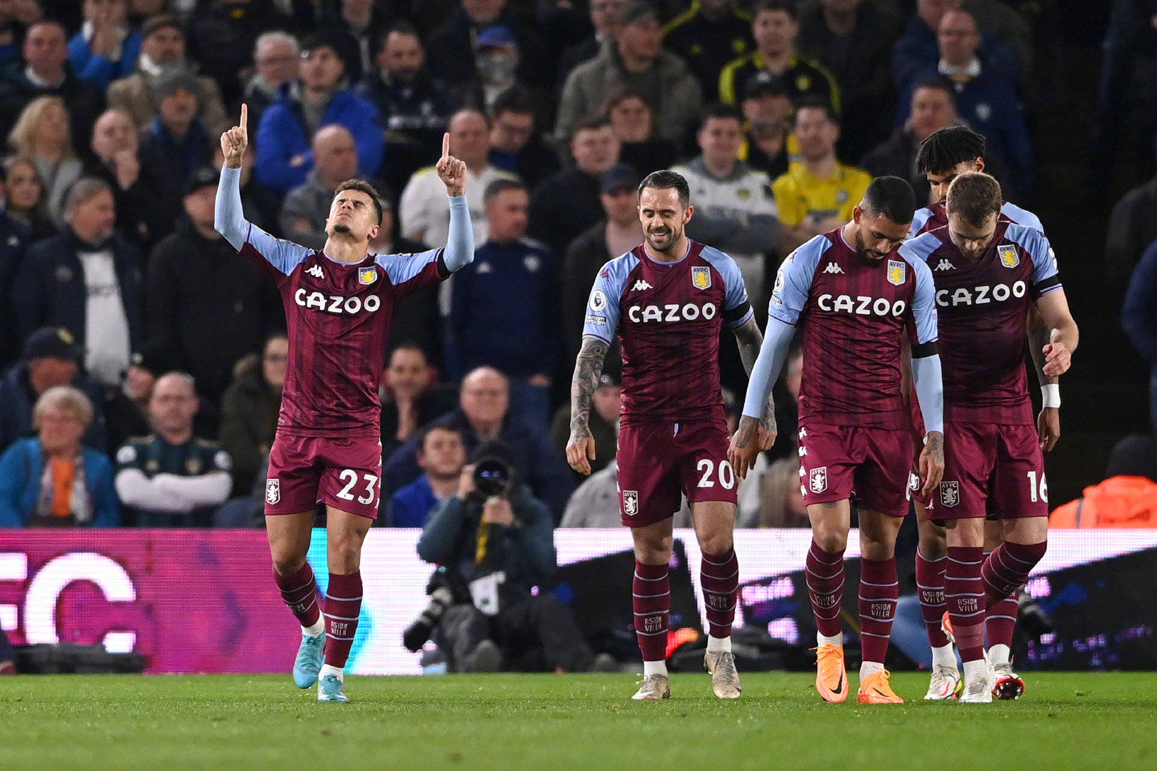 球员上上测｜35岁还在与对方中锋缠斗的格林，真的不配担任勇士队首发了吗？（球员上上测｜35岁的格林依旧与对方中锋死磕，他还适合担任勇士队首发吗？）