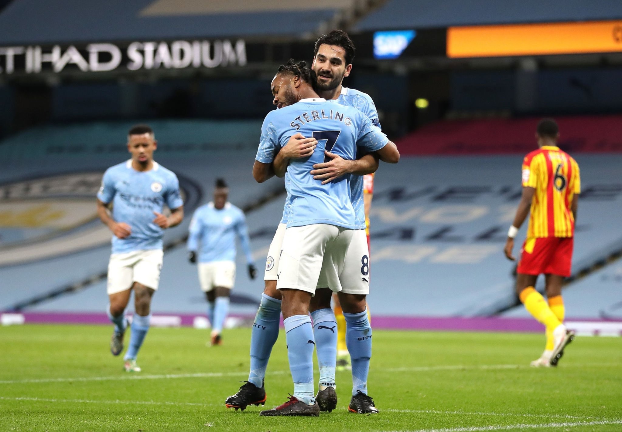 新疆三分球大失水准25投仅8中，纳托尔6中1齐麟3中0（新疆三分线哑火：全队25投仅8中，纳托尔6投1中、齐麟3投0中）